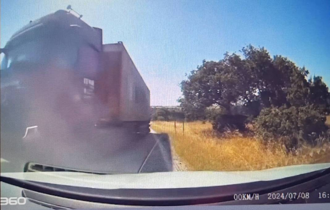 Edirne'de TIR trafik canavarlığı yaptı - Resim: 6